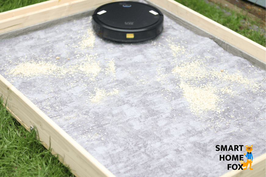 Easy Home Saugroboter von Aldi bei Haferflocken Saugtest auf niedrigem Teppich